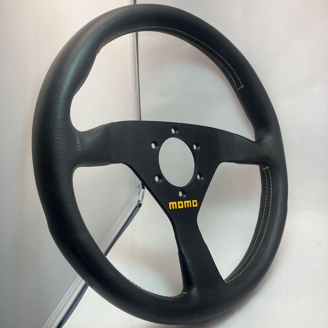 モモステアリング　約32センチ　MOMO レザーハンドル