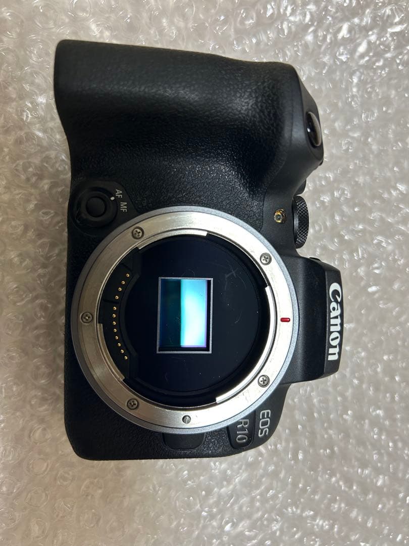 Canon EOS R10 ミラーレス一眼 本体とバッテリー2個