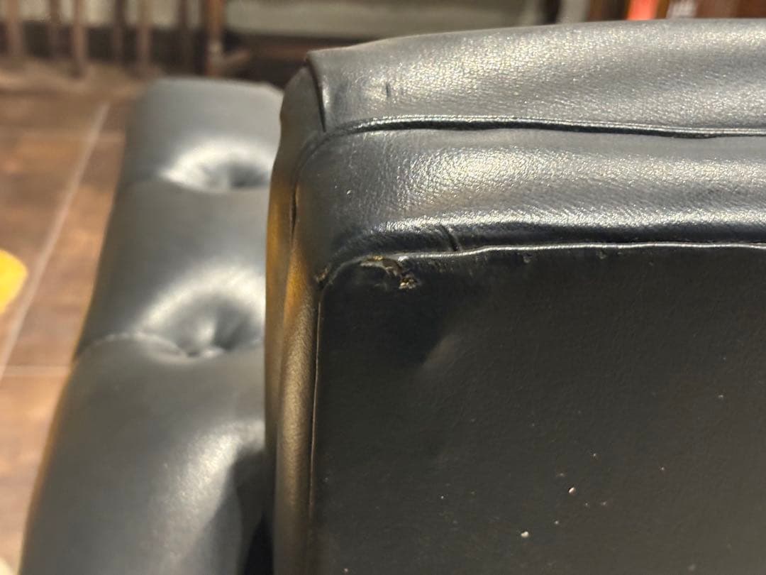 ②karimoku カリモク　レザーソファ　本革　リベット打ち　アンティーク　G