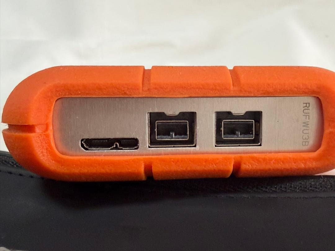 LaCie 外付けハードディスク 2TB オレンジ　ケースZEROSHOCK付き