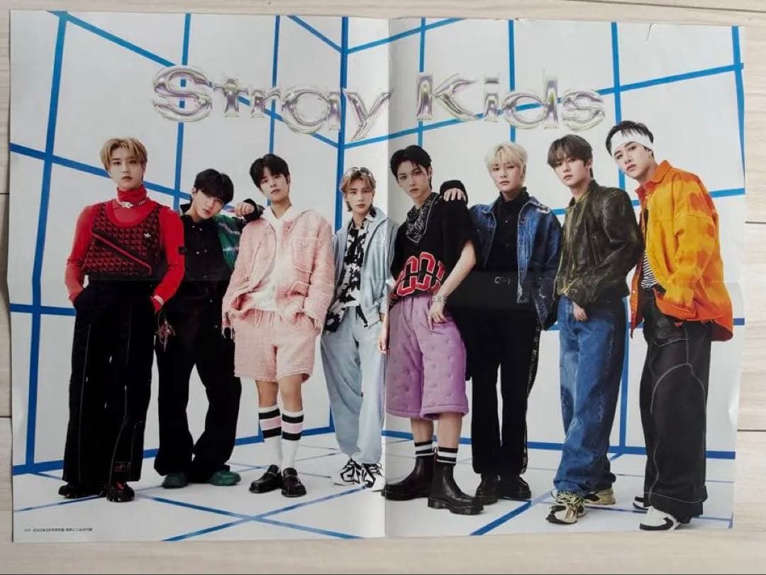 Stray Kids トレーディングカード 30枚以上 ポスター付き