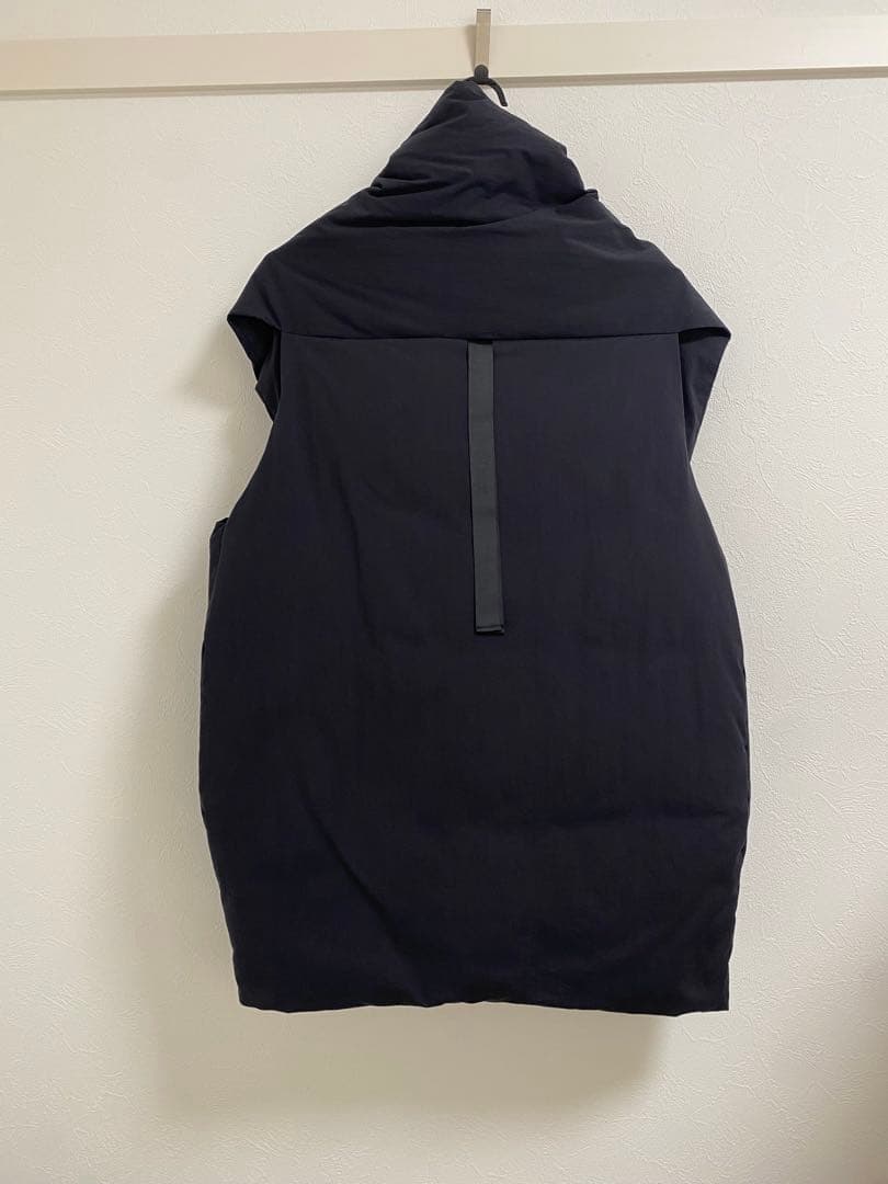 CYAN tokyo ストール ライク ダウン ベスト ブラック