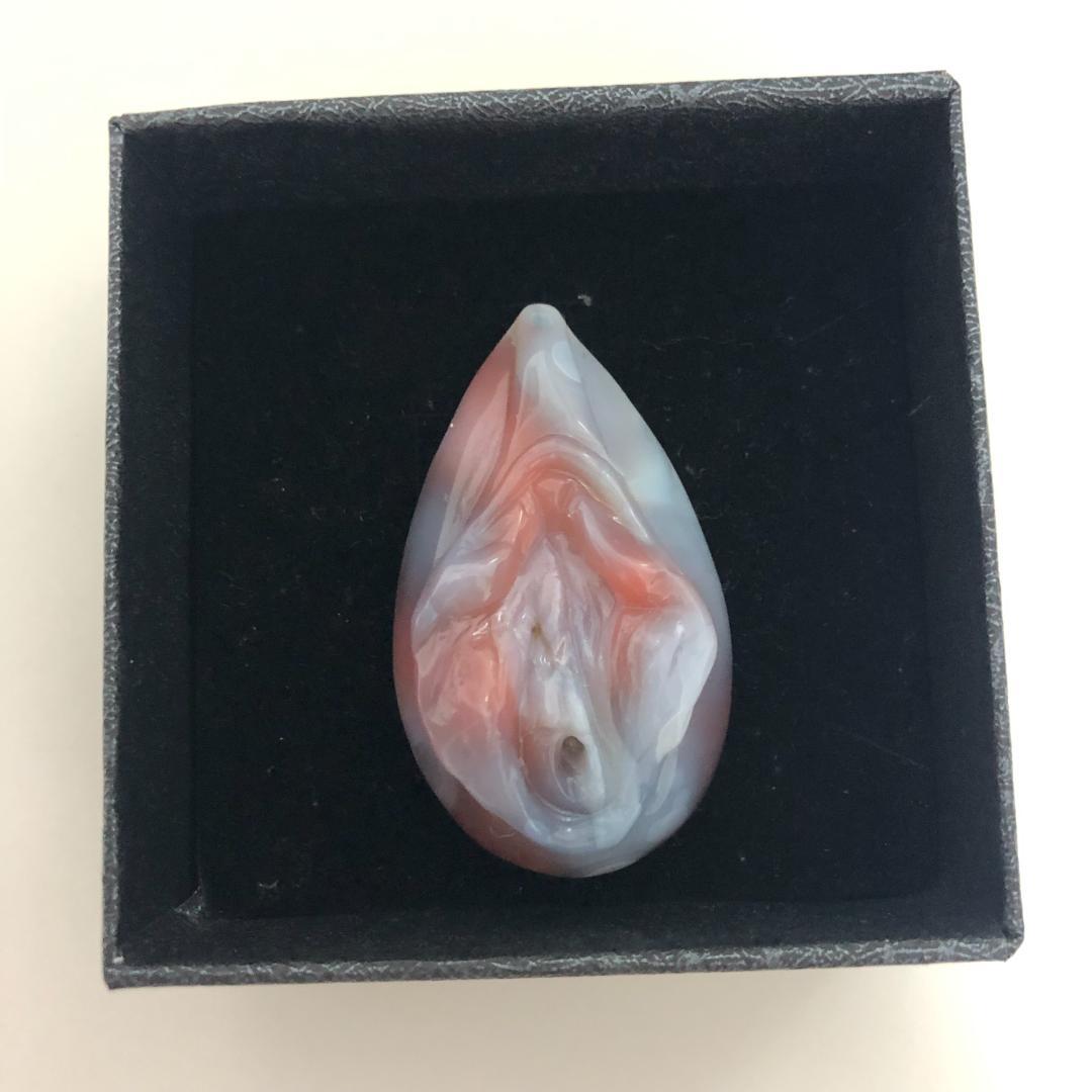 縁結び 女陰 ヌードメノウ 生命の源 女性器 趣味 天然石 瑪瑙 彫り物 A3