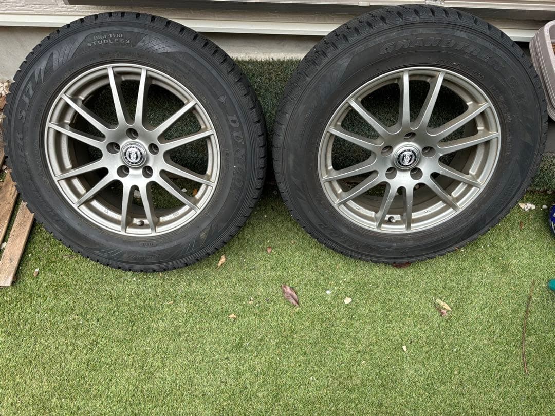 ヴァンガード ダンロップスタッドレス　4本セット(ホイール・ナット付)