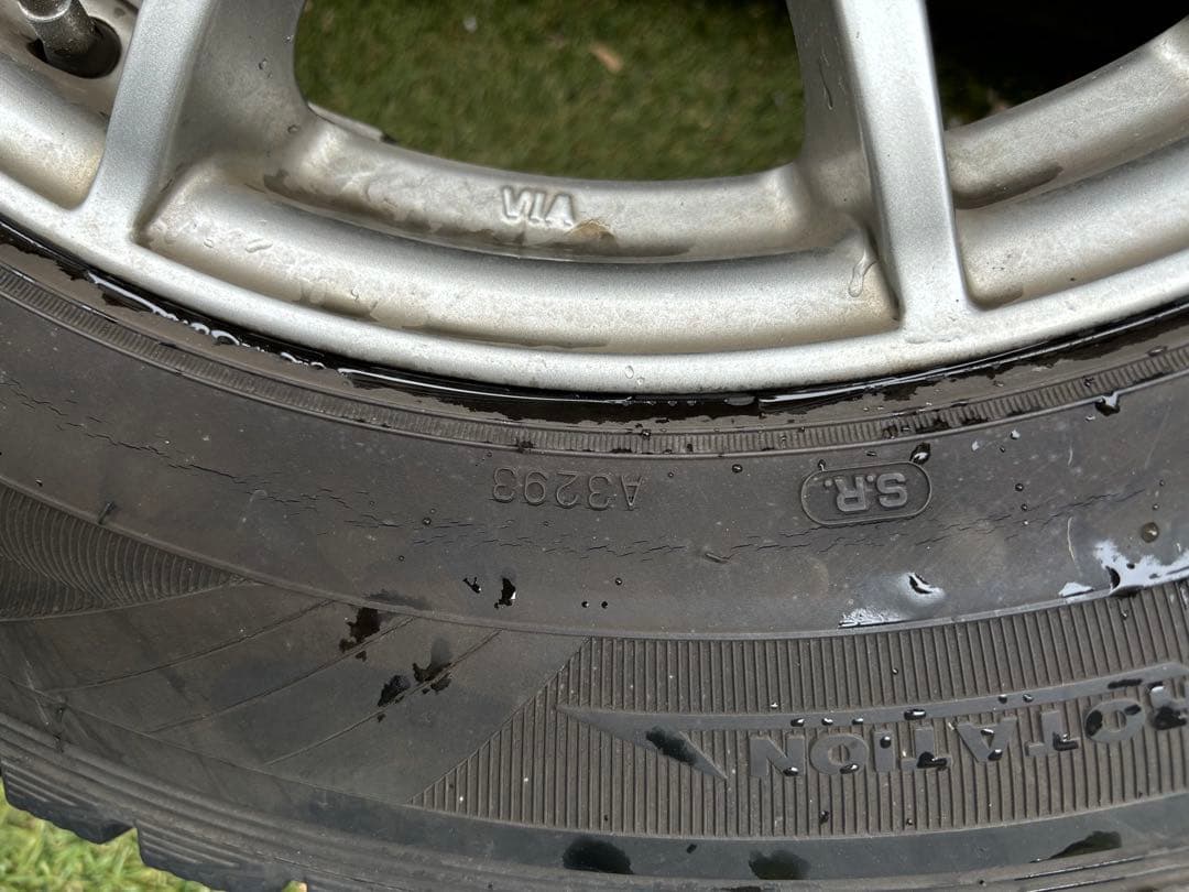 ヴァンガード ダンロップスタッドレス　4本セット(ホイール・ナット付)