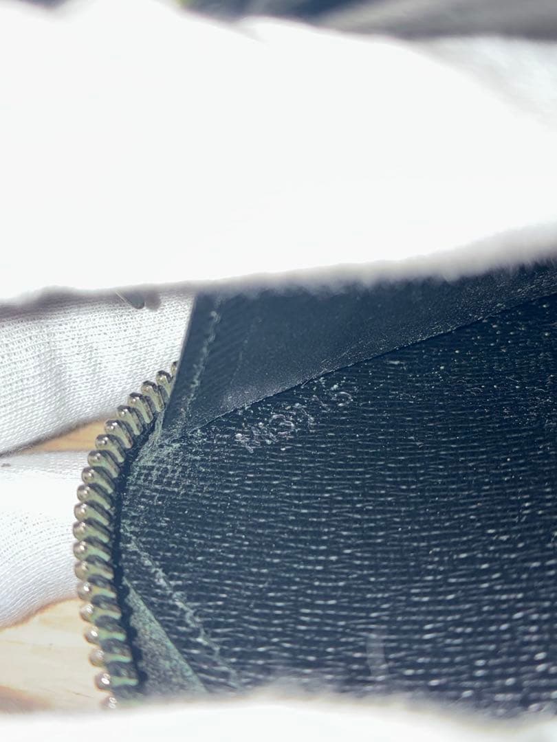 テイラー　ルイヴィトン ジッピーウォレット ブラック ラウンドファスナー