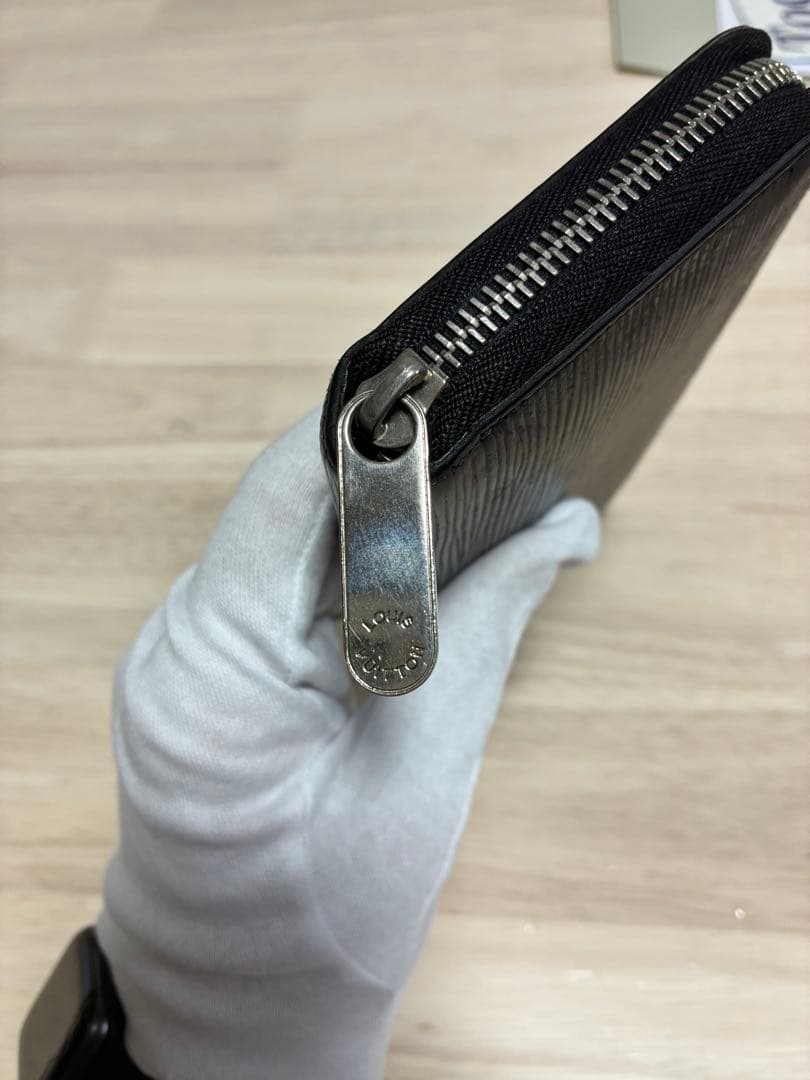 テイラー　ルイヴィトン ジッピーウォレット ブラック ラウンドファスナー