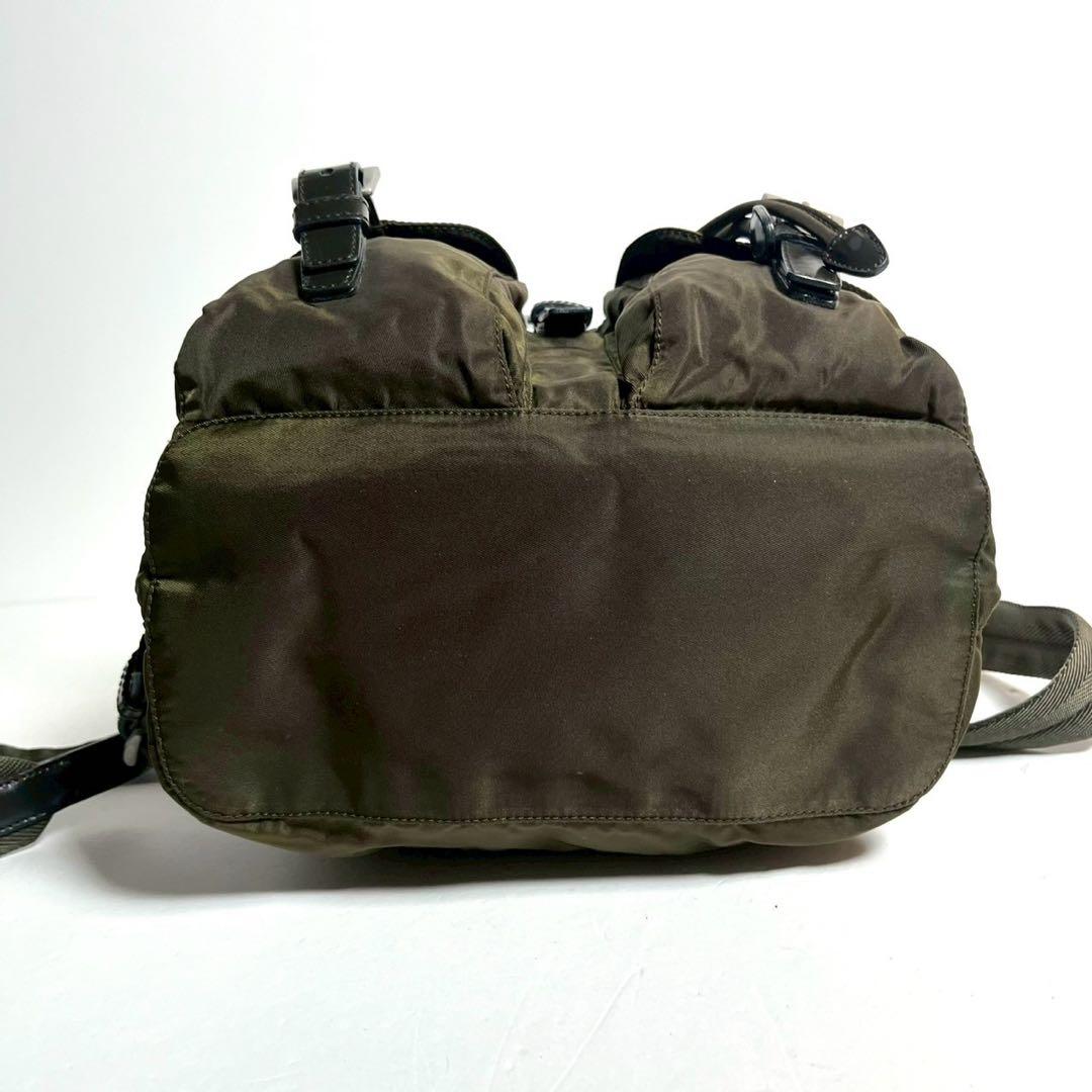 【美品✨】プラダ　リュック　バッグパック 三角プレート カーキ　テスートナイロン