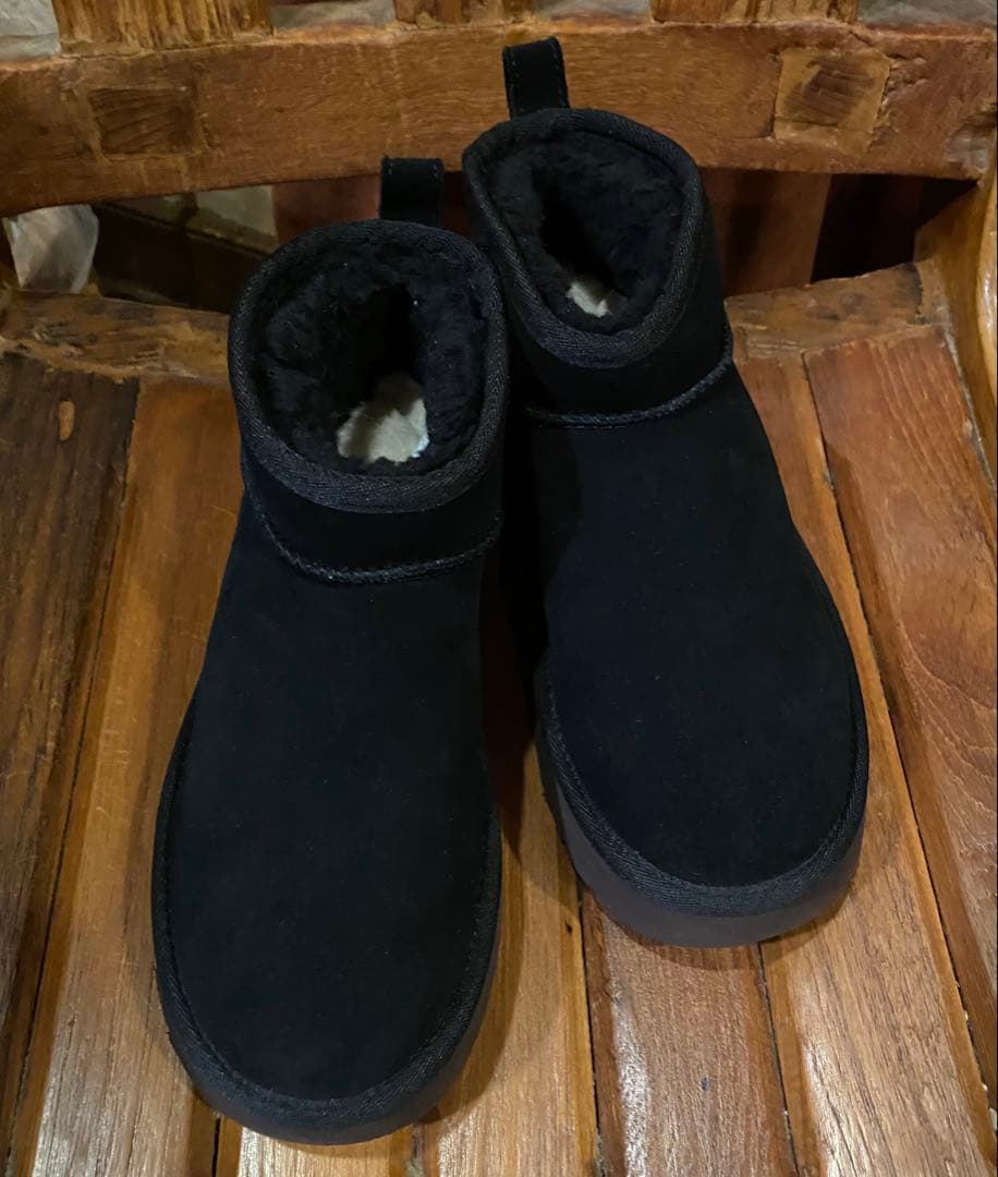 入手困難✨美品✨22～22.5薄手✨UGG✨ウルトラ ミニ ニュー ハイツ