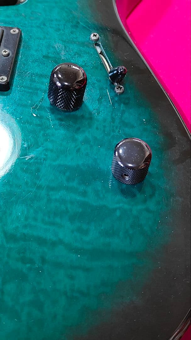 FERNANDES エレキギター グリーン綺麗なグリーン系の色です