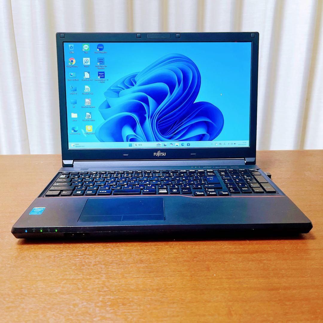 富士通 ノートパソコン/Windows11 / 8GB / SSD/DVD