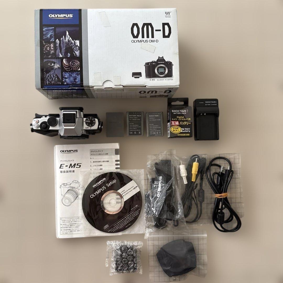 OLYMPUS OM-D E-M5 シルバー （ショット数8679回）