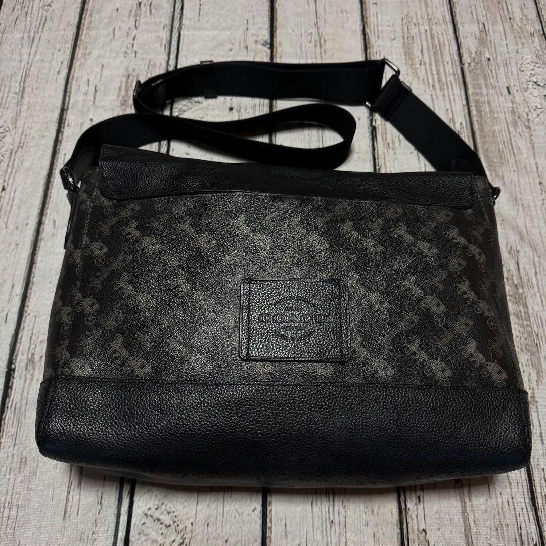 美品　正規品　COACH コーチ　ショルダーバッグ　メッセンジャーバッグ