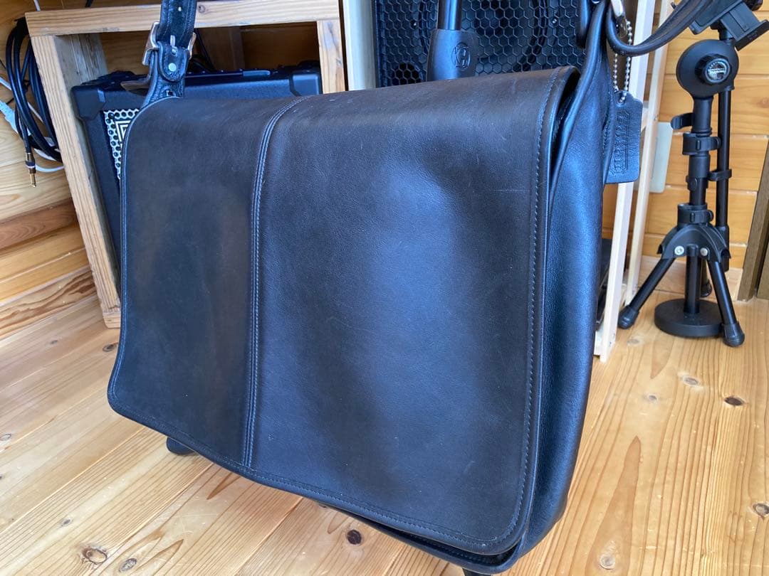 OLD COACHメッセンジャーバッグ