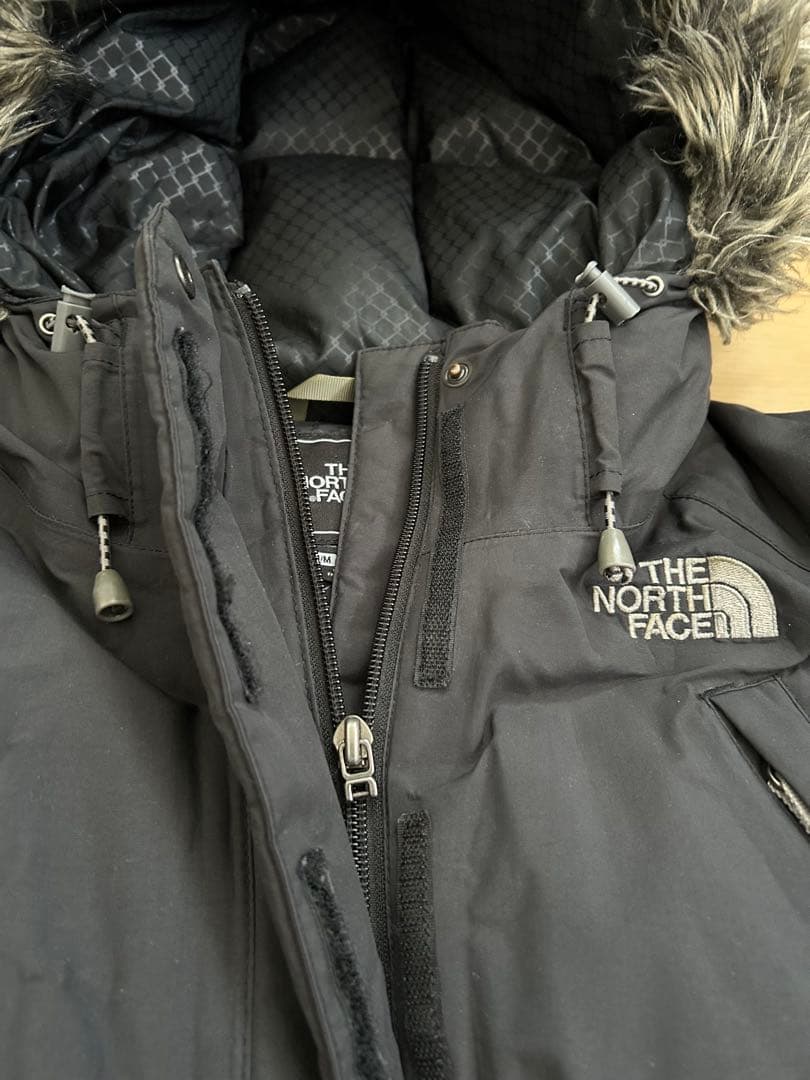 The North Face ブラックダウンジャケット　Mサイズ