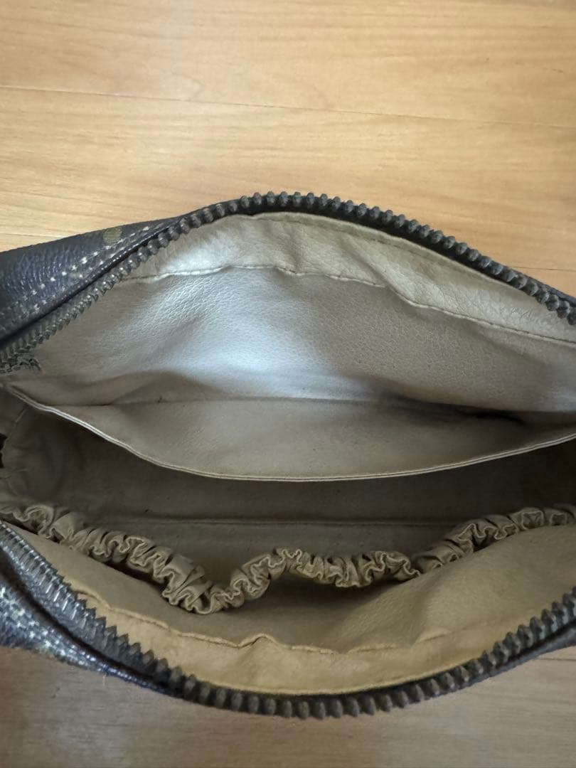 LOUIS VUITTON ヴィトン　ポーチ　トゥルーストワレット23