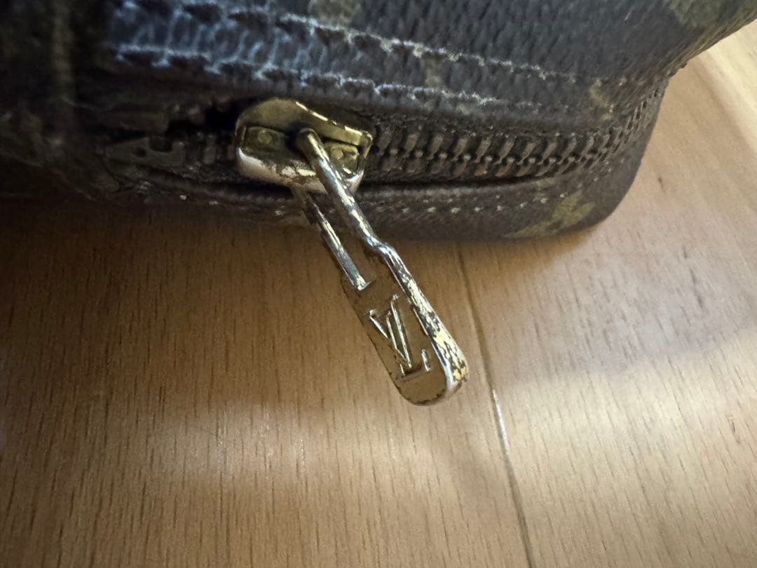 LOUIS VUITTON ヴィトン　ポーチ　トゥルーストワレット23