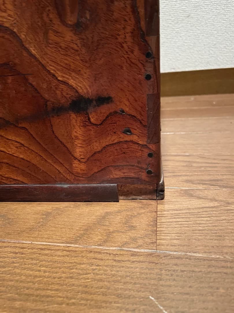 値下げしました。古風な火鉢台　引き出し付き