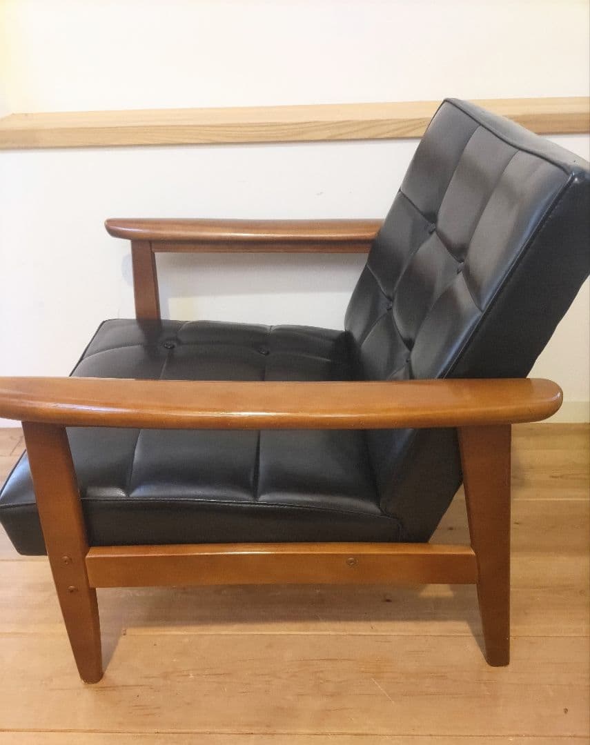 カリモクチェア