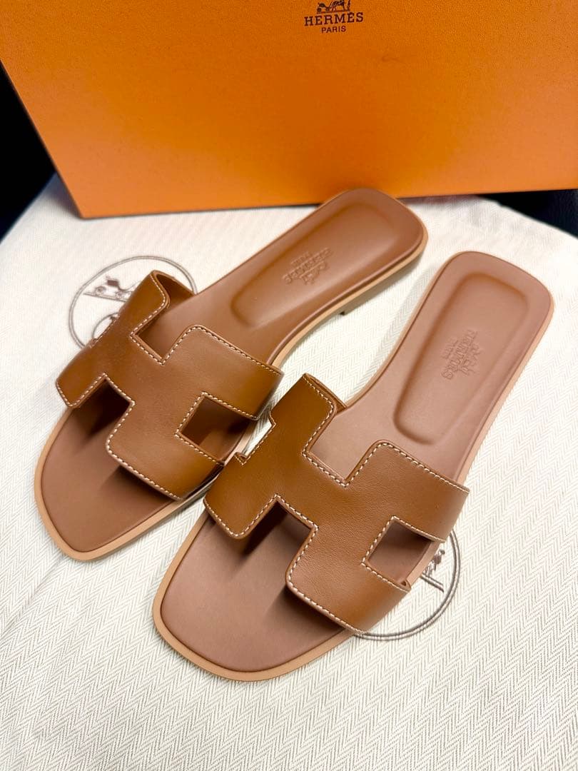 HERMES ブラウンレザーサンダル Hロゴ