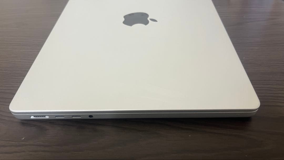 極美品 MacBook Pro M4 24GB 1TB 充放電16回