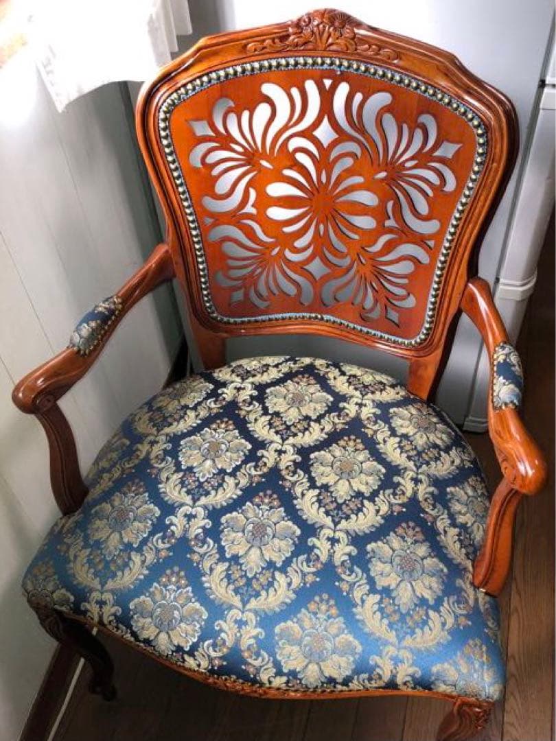 ❶【2脚セット】アンティーク　椅子　ペア　イタリア　猫脚 　ロココ　彫刻　肘掛