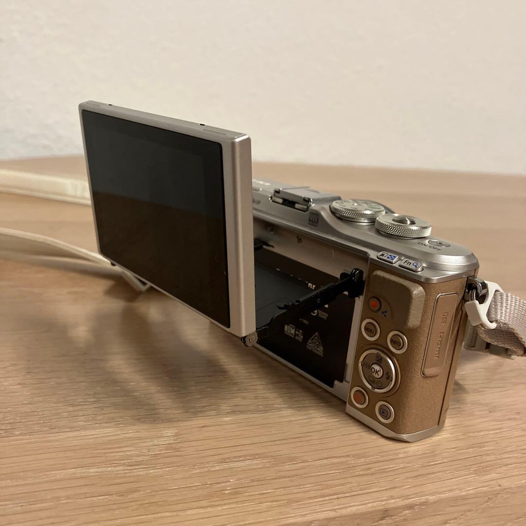 OLYMPUS PEN E-PL9 ミラーレスカメラ ゴールド