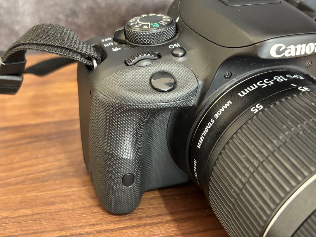 Canon EOS Kiss X7 デジタル一眼レフカメラ　ダブルズームキット