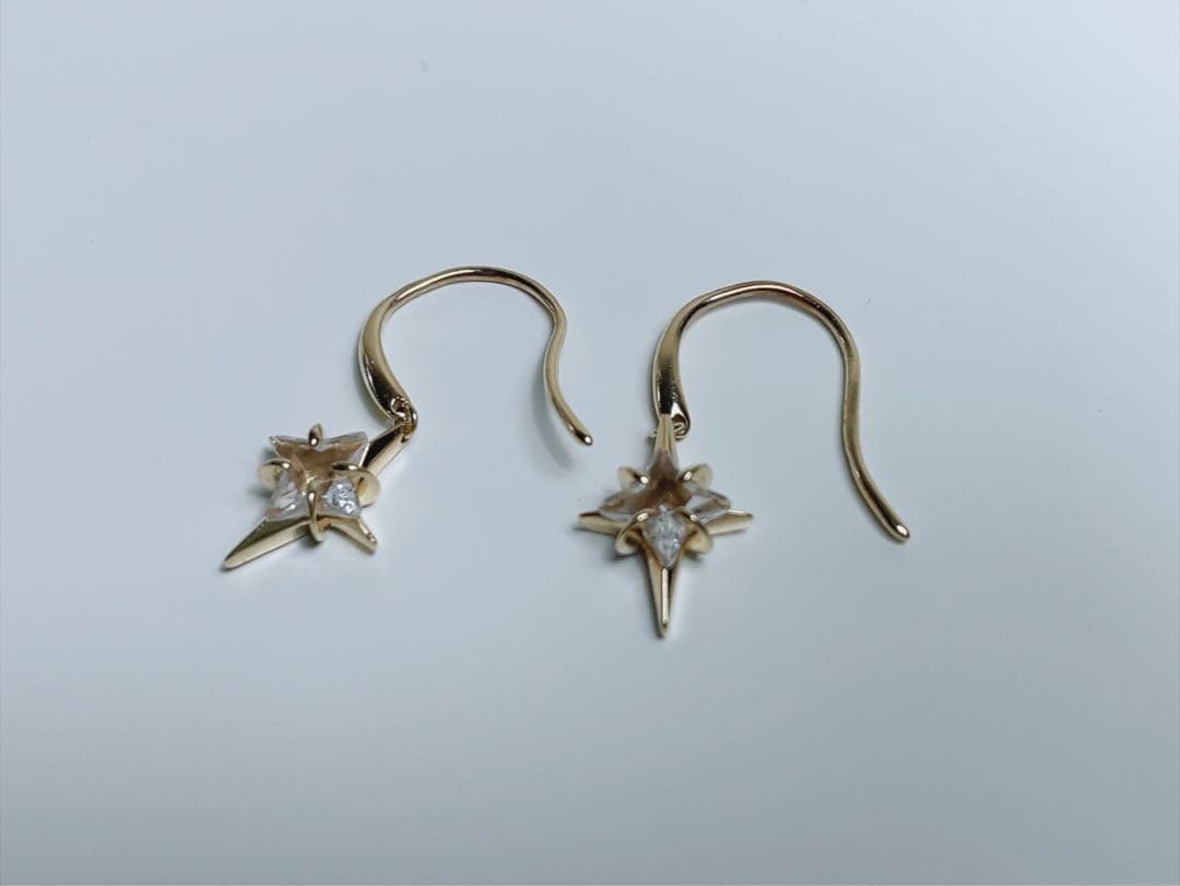 ★値引★スタージュエリー クロッシング スター ピアス K10 ホワイトトパーズ