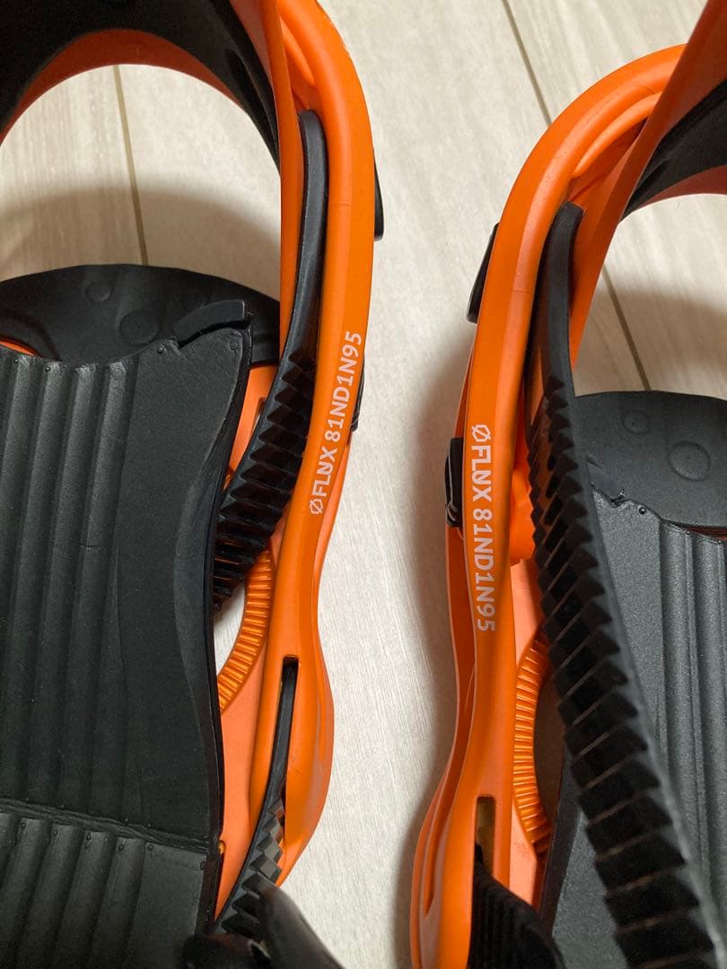 スノーボード　ビンディング