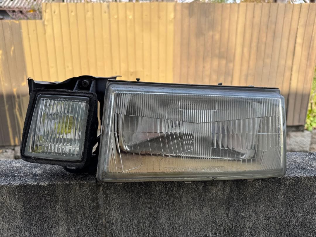 ⭐︎AE86 レビン　ヘッドライト　助手席側　希少フォグ付き⭐︎