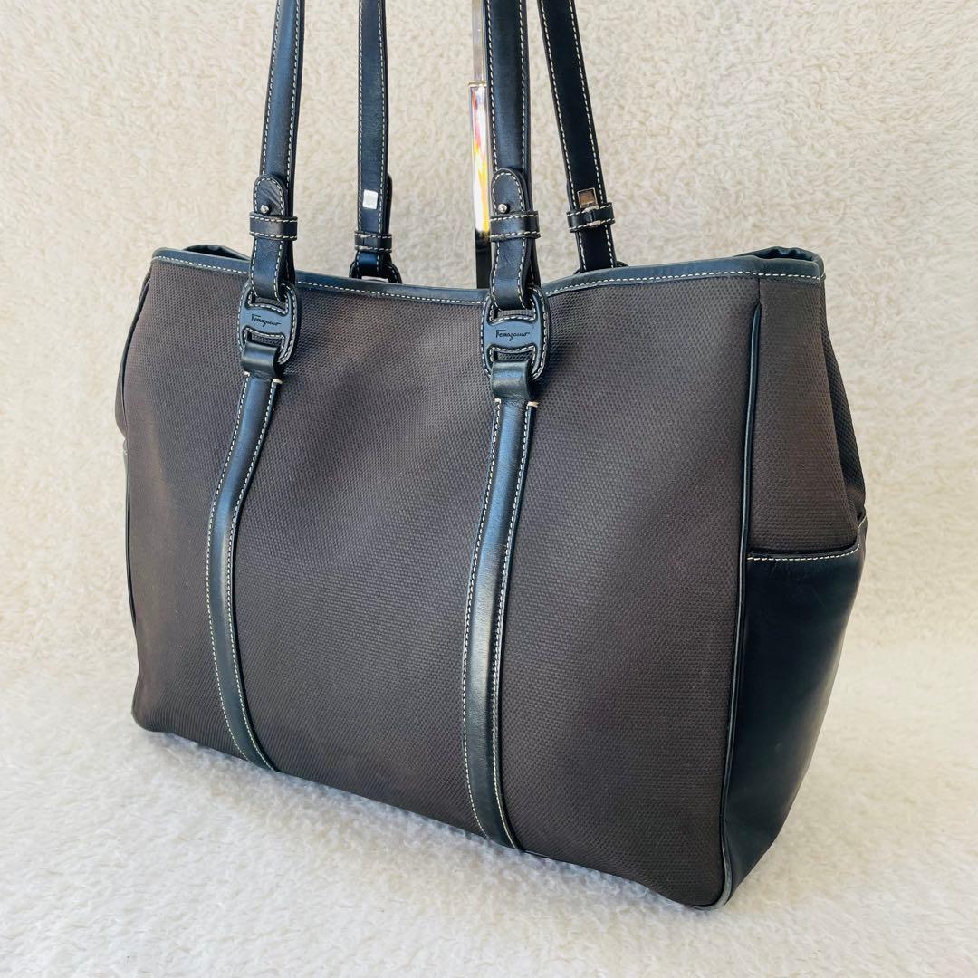 フェラガモ トートバッグ ダークグレー 肩掛け ビジネスバッグ