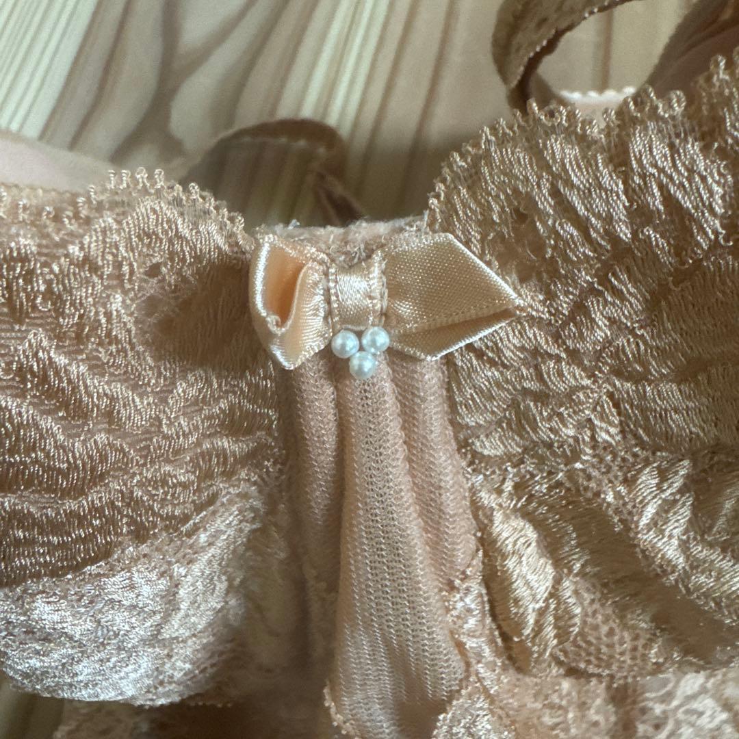 ラスディール　リフトアップブラ　ゴールディ