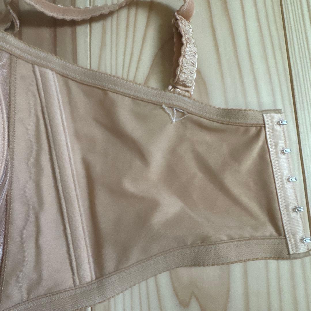 ラスディール　リフトアップブラ　ゴールディ