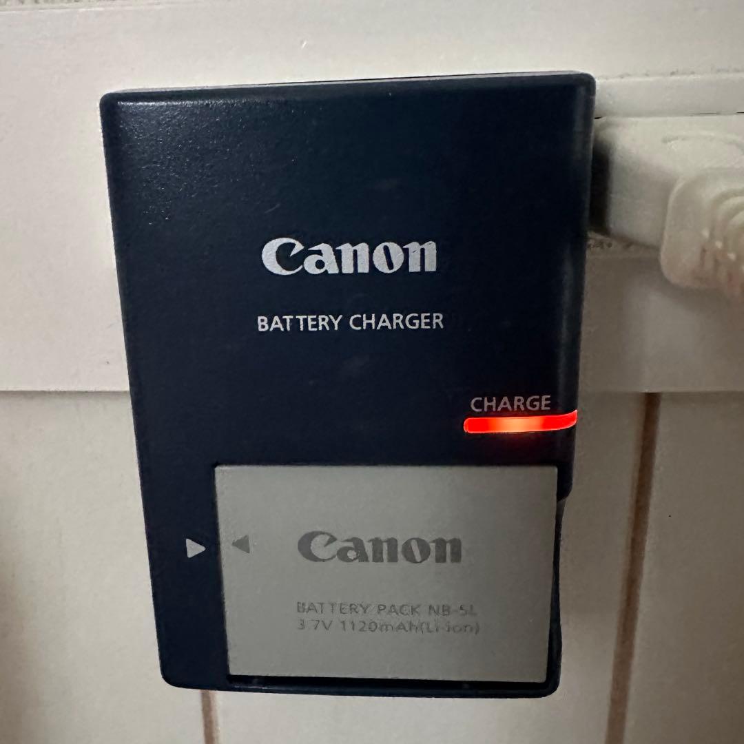 Canon IXYDIGITAL800ISデジタルカメラ　バッテリー・充電器付き