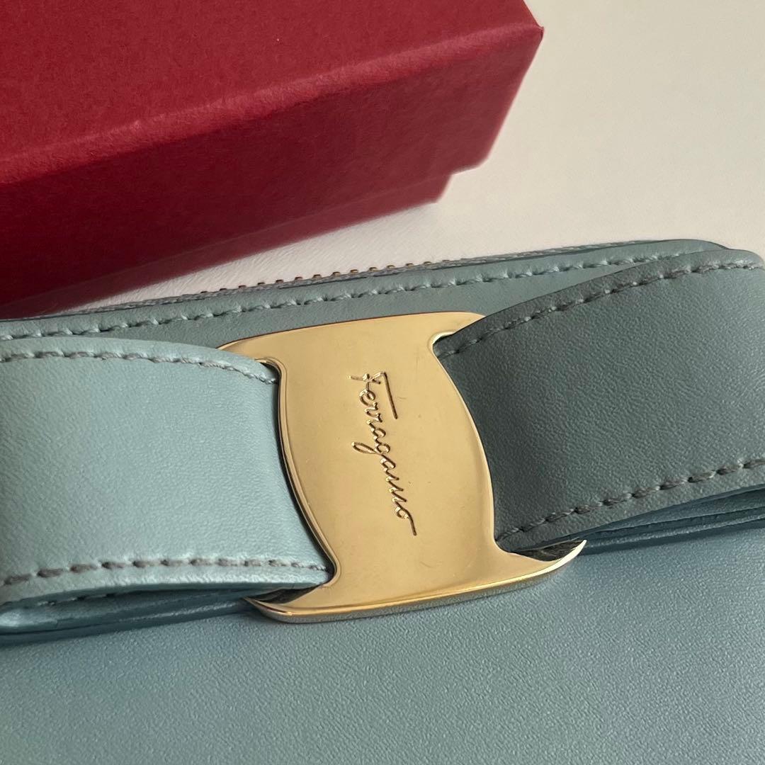 67 美品 Ferragamo サルバトーレフェラガモ 2つ折り財布