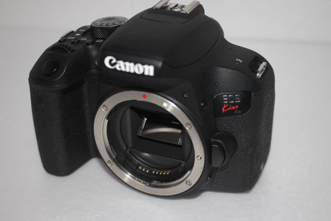 デジタル一眼レフカメラ　Canon EOS Kiss x9iトリプルレンズセット