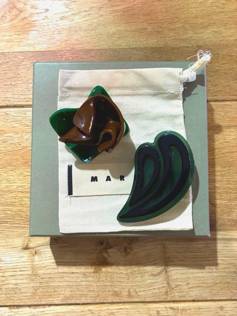 MARNI マルニ　ブローチ　新品