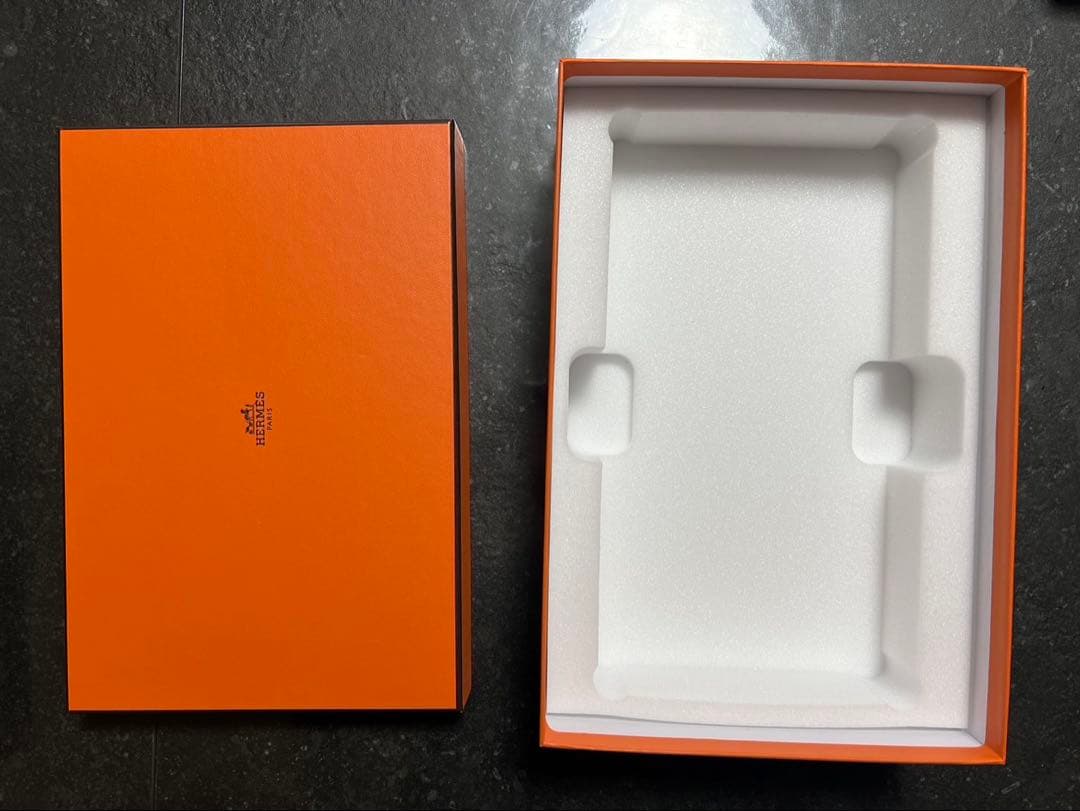 HERMES ★ エルメス　新品未使用　エトゥープ　ティッシュケース