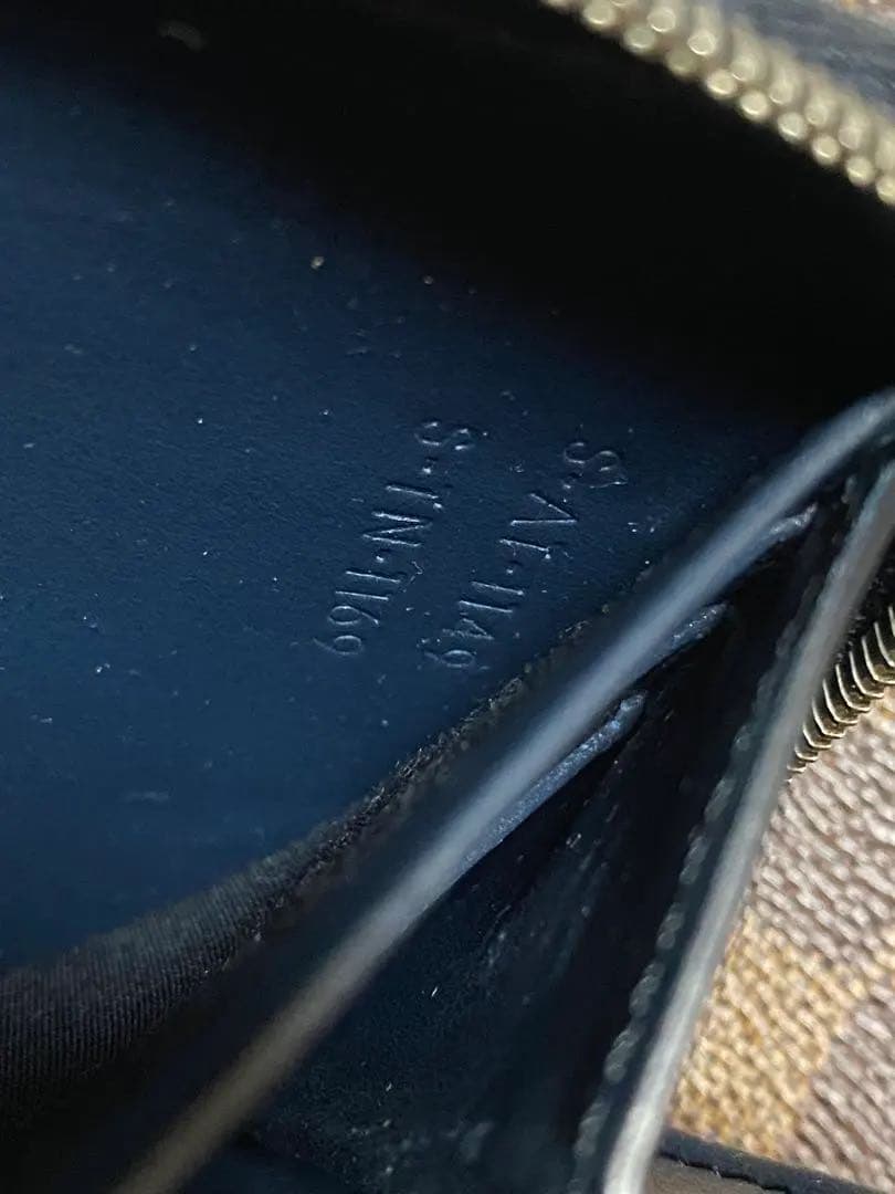 LOUIS VUITTON セリーヌ coach 長財布 二つ折り財布