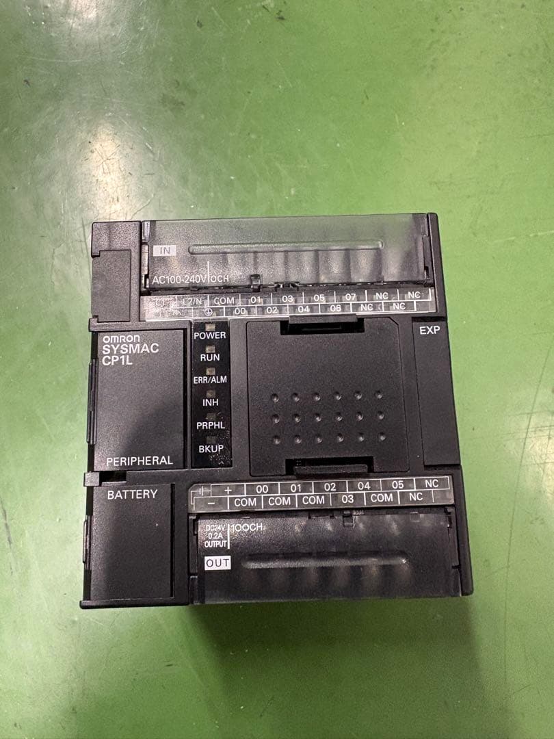 【最終値下げ】オムロン OMRON CP1L-L14DR-A