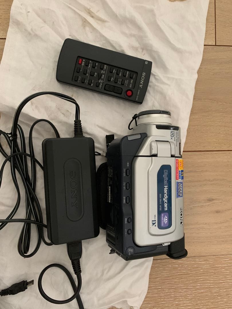 ビデオカメラ Sony Handycam DCR-TRV17 NTSC