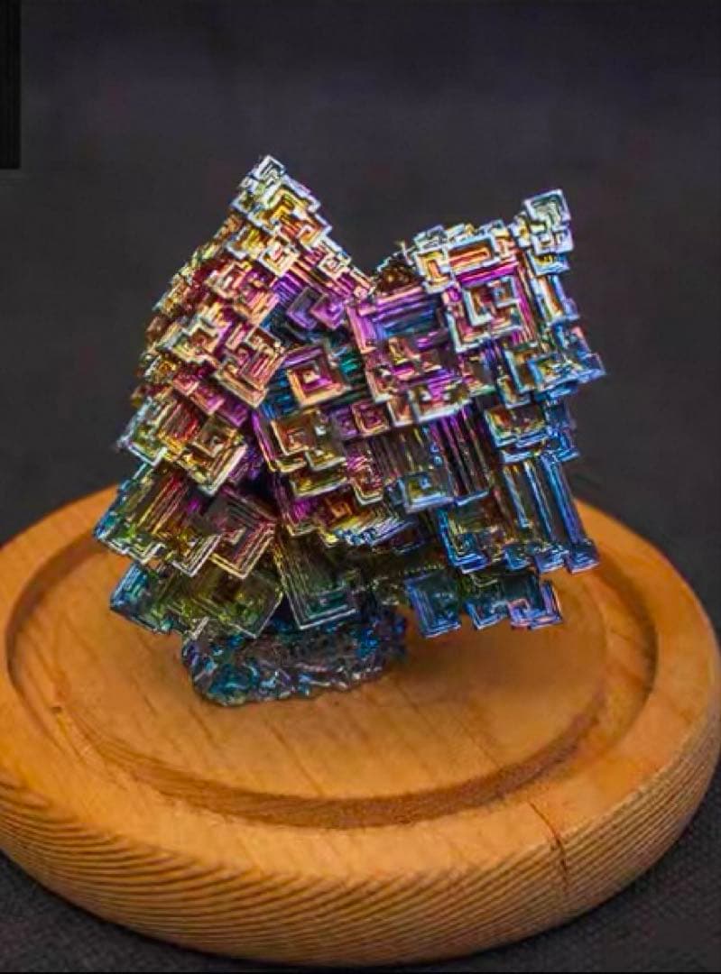 神秘的な美しさを持つビスマス結晶 291gケース付き