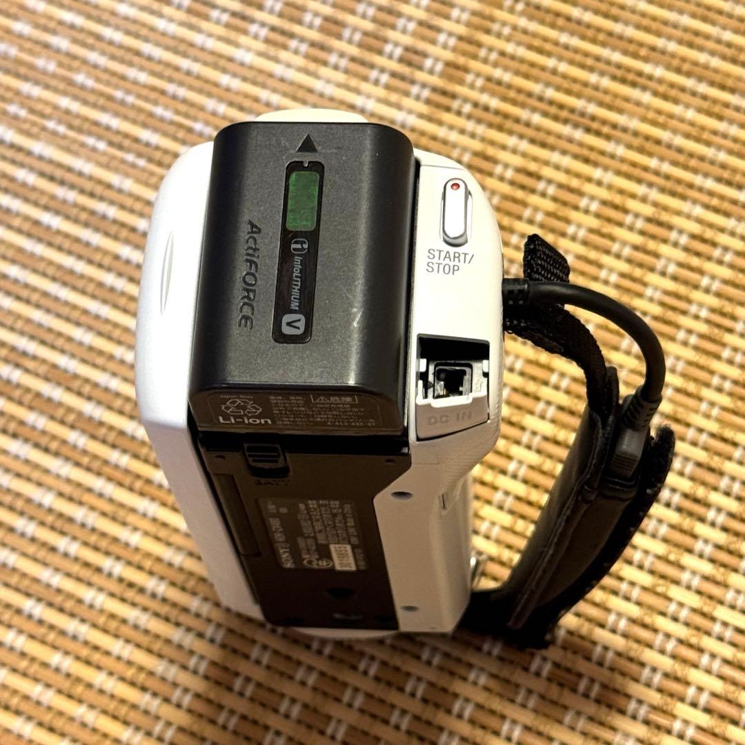 SONY　HANDYCAM　HDR-CX480　ホワイト