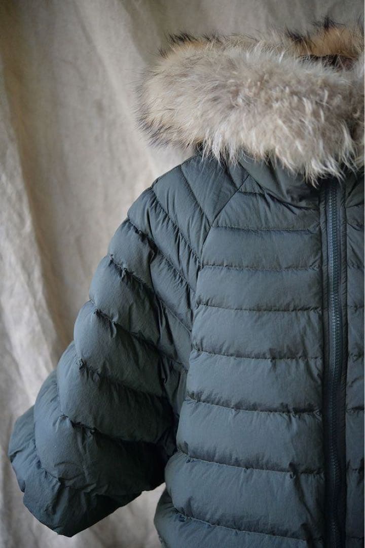 値下げ　TATRAS タトラス　ダークグリーン ファー付きダウンジャケット可愛い