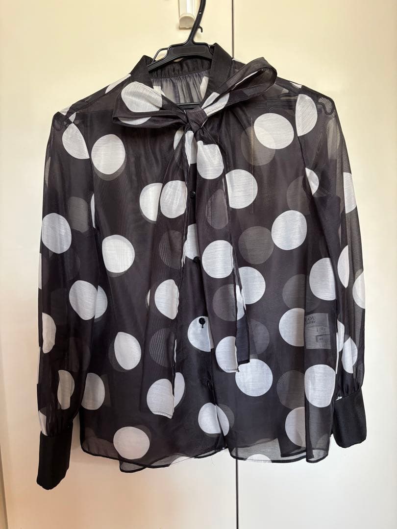 LOULOU WILLOUGHBYドット柄リボンブラウス