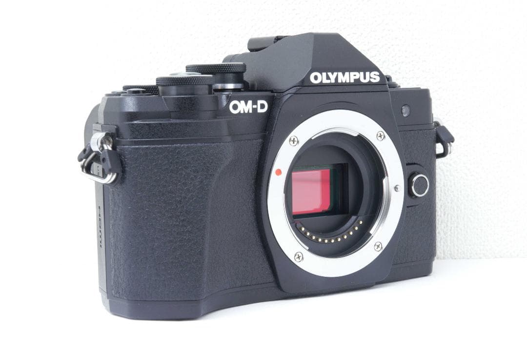 新品級♪OLYMPUS E-M10 Mark III ダブルズーム　人気機種