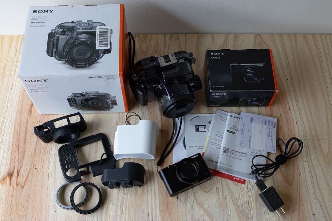 SONY RX100Ⅴ（M5）+オマケ多数　コンパクトデジタルカメラ