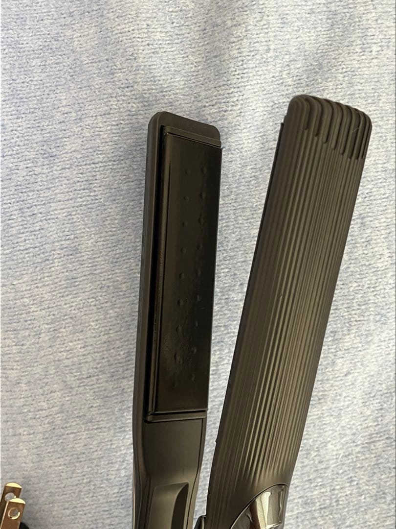 リファ　ストレートアイロンプロ　ブラック