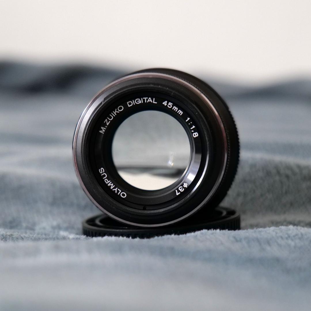 OLYMPUS M.ZUIKO DIGITAL 45mm f1.8 ブラック